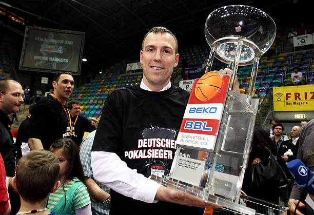 王楚钦通过 王楚钦通过